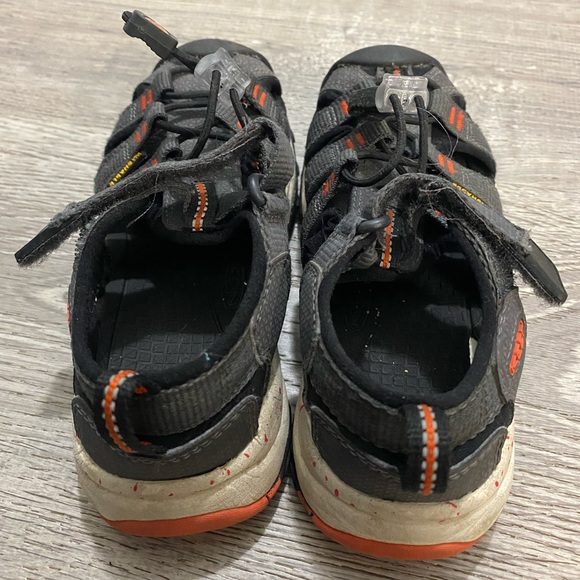 Keen Sandels, Size 9T - Picture 2 of 3